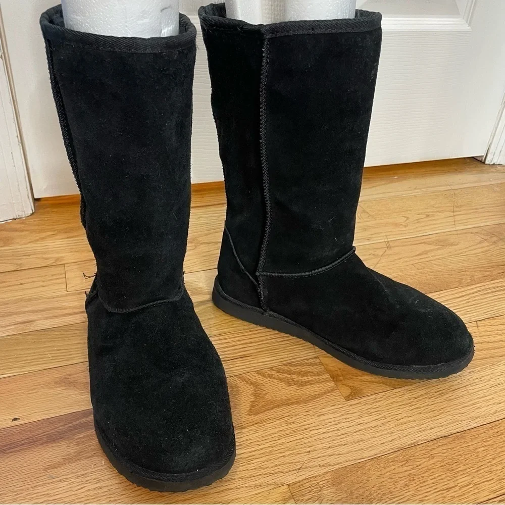 Old Navy black suede faux shearling boots size 8